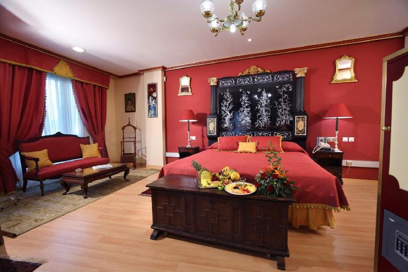 Foxa Hotel 4*